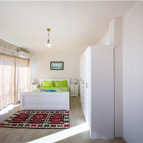 2 Bedroom Apartment with 2 Shared Pools, sleeps 4